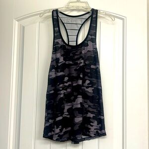 Zyia camouflage tank